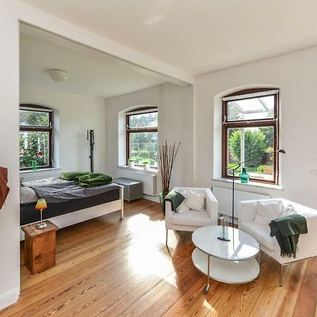 Kanalvilla - Urlaub Am Nord-Ostseekanal - Zwei Ferienwohnungen Im Angebot- Eine Im Dachgeschoss Und Eine Wohnung Mit Garten Sehestedt  Экстерьер фото