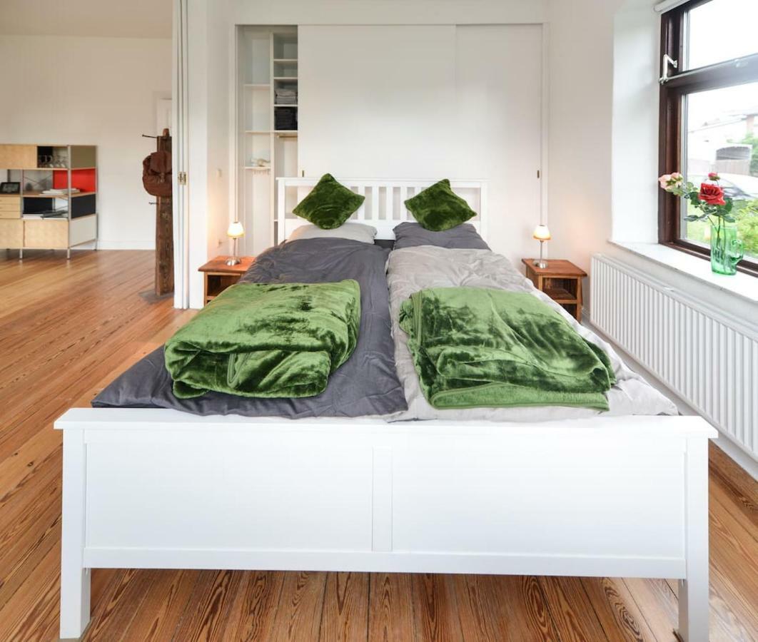 Kanalvilla - Urlaub Am Nord-Ostseekanal - Zwei Ferienwohnungen Im Angebot- Eine Im Dachgeschoss Und Eine Wohnung Mit Garten Sehestedt  Экстерьер фото