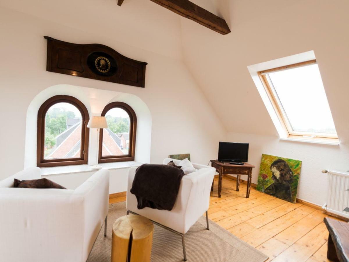 Kanalvilla - Urlaub Am Nord-Ostseekanal - Zwei Ferienwohnungen Im Angebot- Eine Im Dachgeschoss Und Eine Wohnung Mit Garten Sehestedt  Экстерьер фото