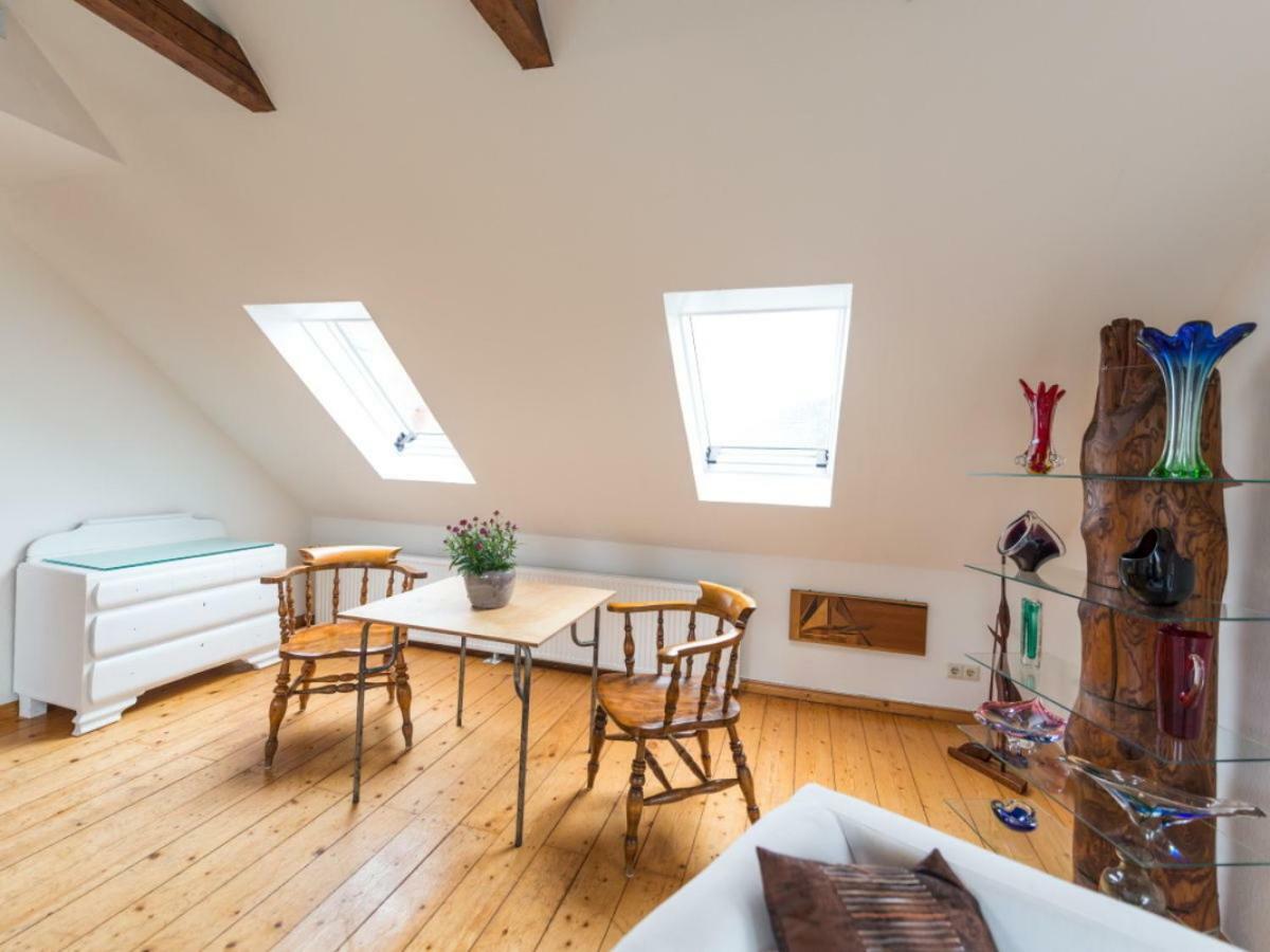 Kanalvilla - Urlaub Am Nord-Ostseekanal - Zwei Ferienwohnungen Im Angebot- Eine Im Dachgeschoss Und Eine Wohnung Mit Garten Sehestedt  Экстерьер фото